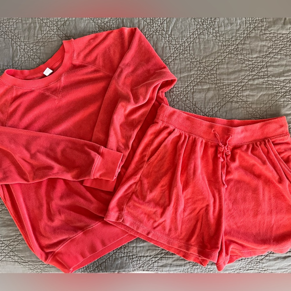 Comfy Old Navy set- size medium